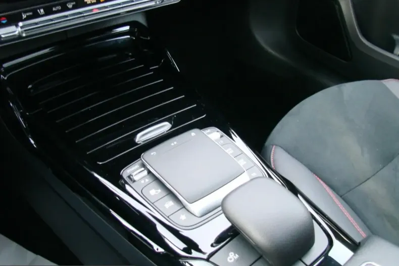 Mercedes-Benz A 35 AMG (Clasa A) din 2022 cu 21.135 km - oferta MER201181 - foto 12