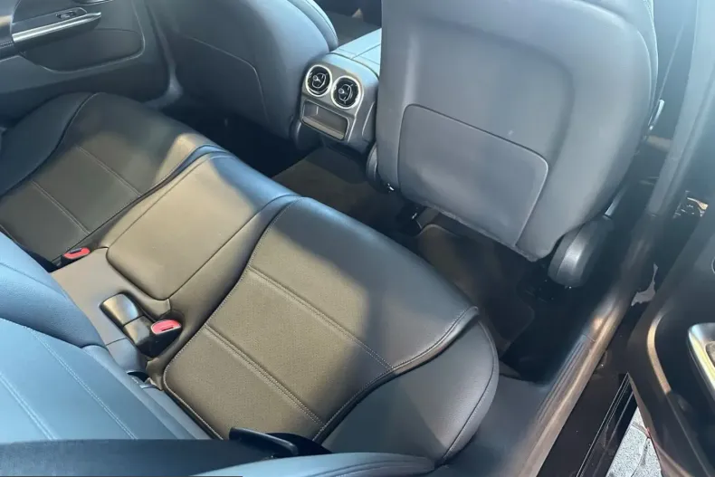 Mercedes-Benz C 300 (Clasa C) din 2023 cu 16.920 km - oferta MER201183 - foto 14