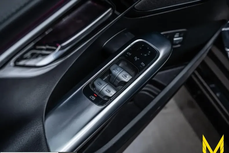 Mercedes-Benz C 300 (Clasa C) din 2023 cu 22.069 km - oferta MER201184 - foto 20