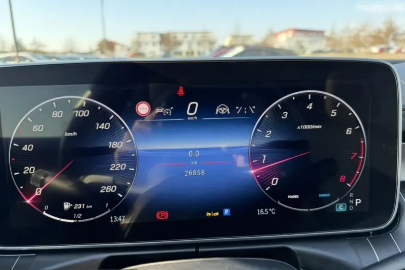 Mercedes-Benz C 300 (Clasa C) din 2023 cu 26.855 km - oferta MER201185 - foto 11