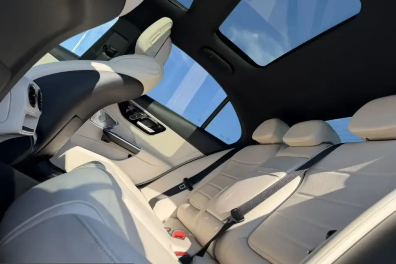 Mercedes-Benz C 300 (Clasa C) din 2023 cu 26.855 km - oferta MER201185 - foto 18