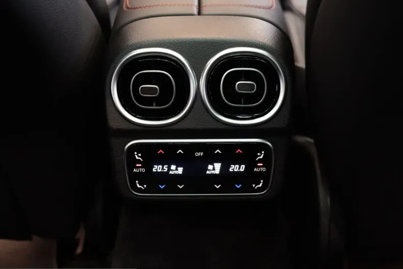 Mercedes-Benz C 43 AMG (Clasa C) din 2023 cu 27.200 km - oferta MER201186 - foto 14