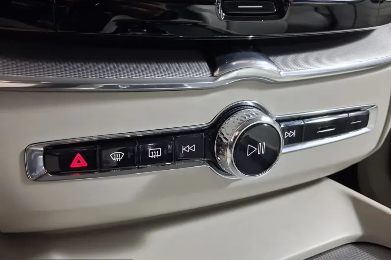 Volvo XC60 din 2021 cu 23.496 km - oferta VOL201224 - foto 27