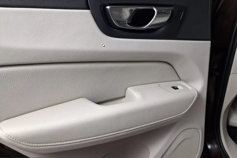 Volvo XC60 din 2021 cu 23.496 km - oferta VOL201224 - foto 29