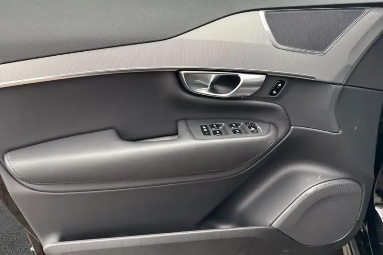 Volvo XC90 din 2023 cu 31.263 km - oferta VOL201226 - foto 14