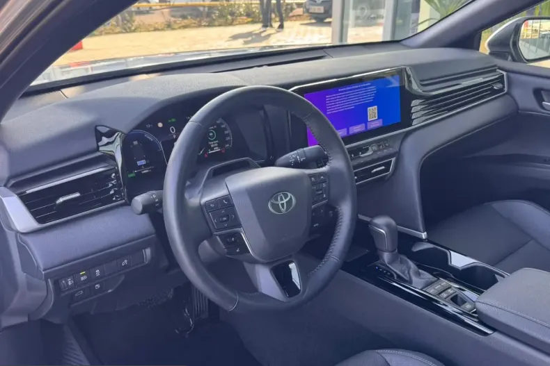 Toyota Camry din 2024 cu 14.890 km - oferta TOY201231 - foto 10