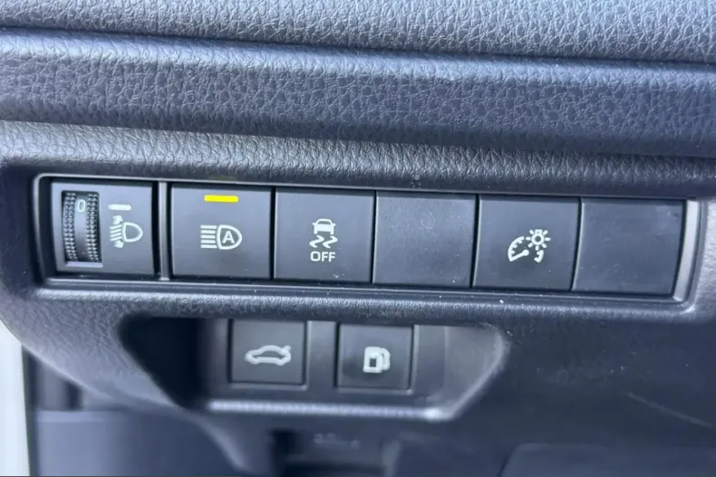 Toyota Camry din 2024 cu 14.890 km - oferta TOY201231 - foto 19