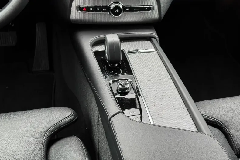 Volvo XC90 din 2023 cu 34.003 km - oferta VOL201232 - foto 10