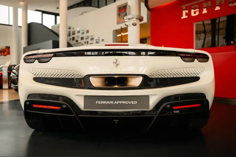 Ferrari 296 GTS din 2025 cu 5.222 km - oferta FER201239 - foto 12