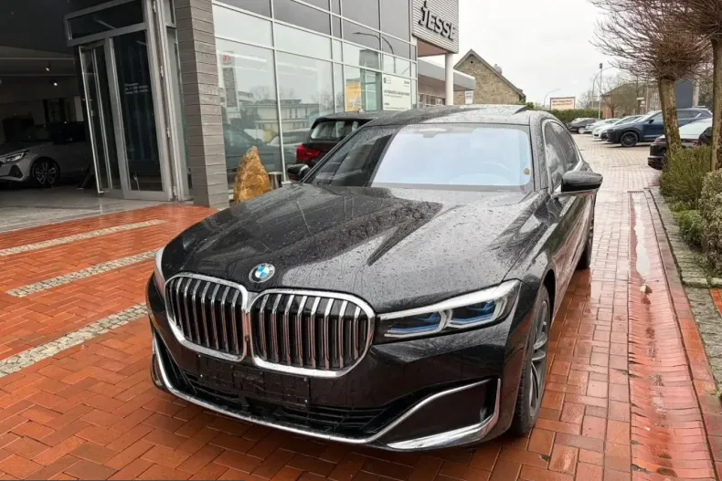 BMW 750 (Seria 7) din 2022 cu 72.000 km - oferta BMW201242 - foto 1