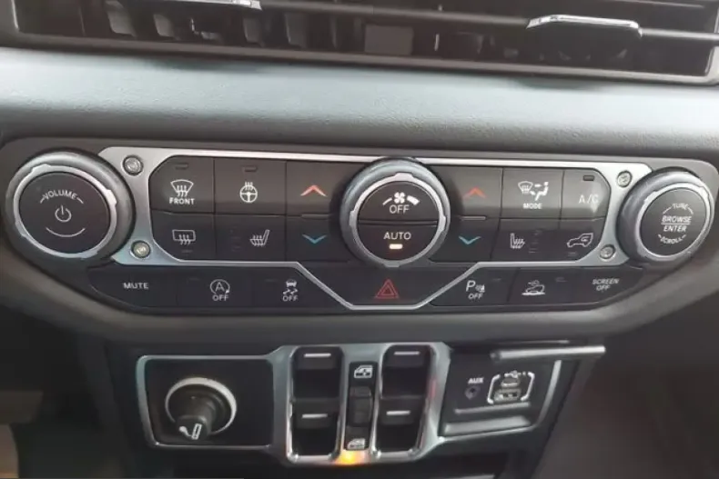 Jeep Wrangler din 2024 cu 5 km - oferta JEE201247 - foto 11