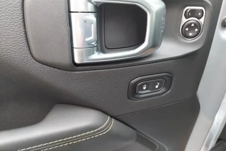 Jeep Wrangler din 2024 cu 5 km - oferta JEE201247 - foto 17