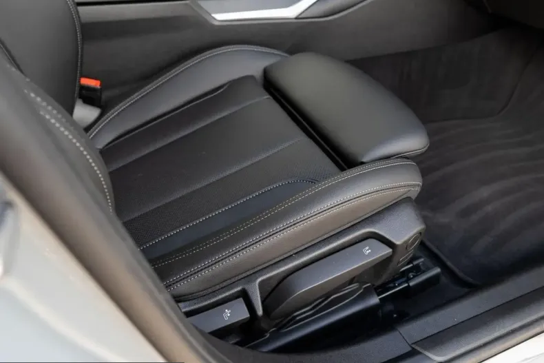 BMW 320 (Seria 3) din 2025 cu 5.890 km - oferta BMW201263 - foto 12