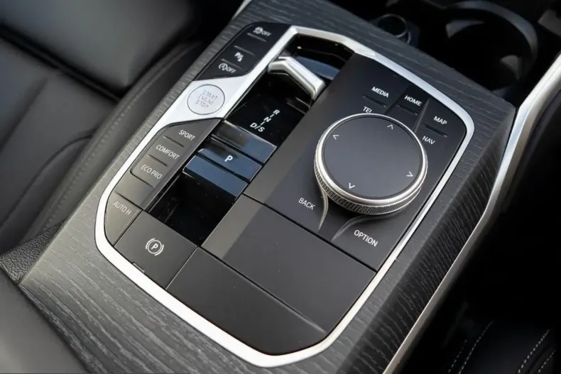 BMW 320 (Seria 3) din 2025 cu 5.890 km - oferta BMW201263 - foto 14