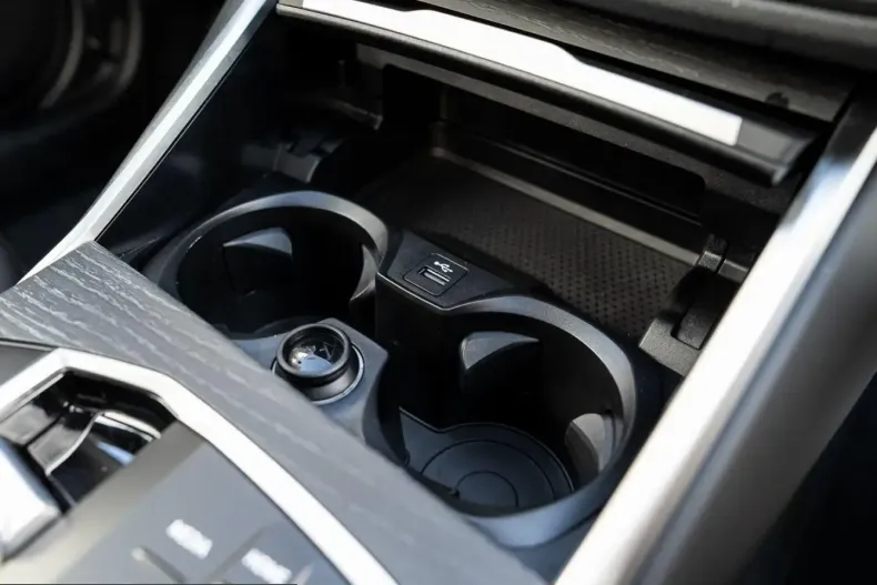 BMW 320 (Seria 3) din 2025 cu 5.890 km - oferta BMW201263 - foto 15