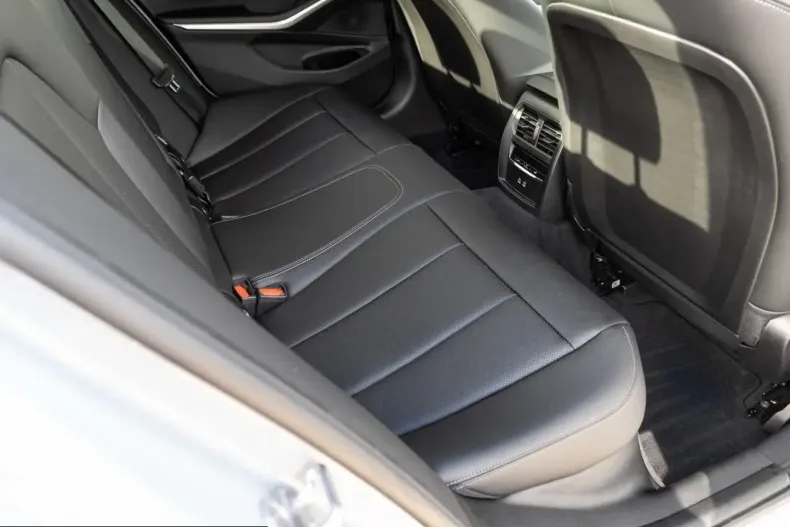 BMW 320 (Seria 3) din 2025 cu 5.890 km - oferta BMW201263 - foto 20