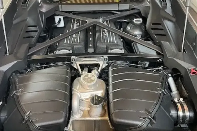 Lamborghini Huracán din 2023 cu 4.500 km - oferta LAM201272 - foto 7