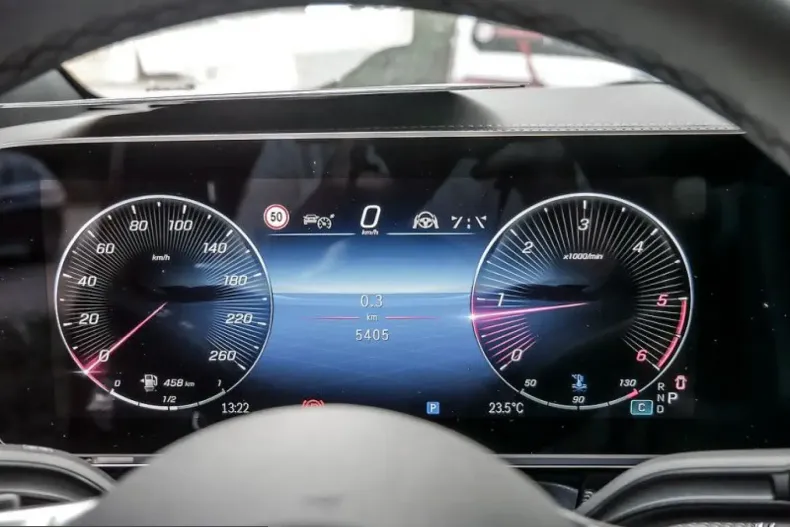 Mercedes-Benz V 300 (Clasa V) din 2024 cu 9.750 km - oferta MER201307 - foto 17