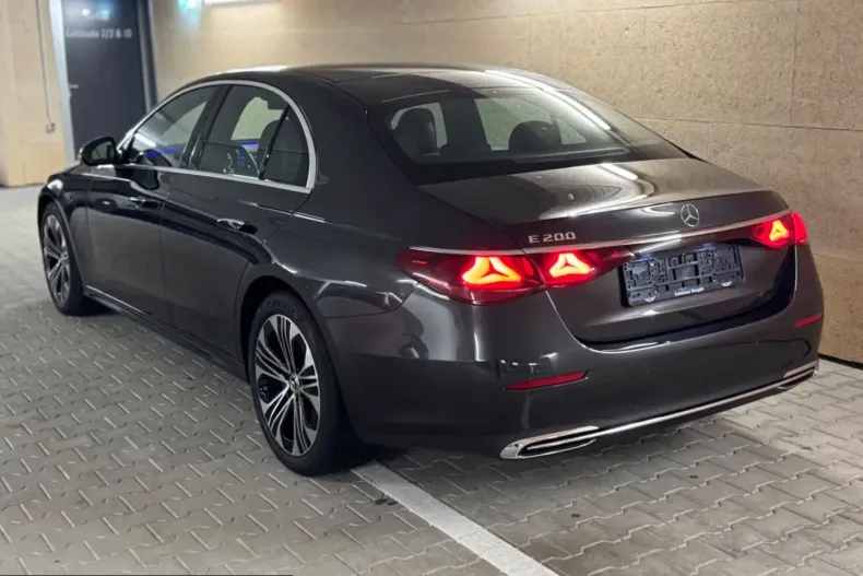 Mercedes-Benz E 200 (Clasa E) din 2024 cu 27.938 km - oferta MER201326 - foto 13