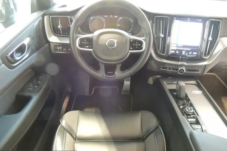 Volvo XC60 din 2021 cu 70.800 km - oferta VOL201348 - foto 3