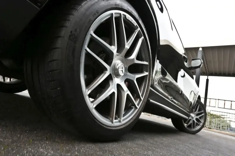 Mercedes-Benz GLE 63 AMG (Clasa GLE) din 2022 cu 55.450 km - oferta MER201353 - foto 4