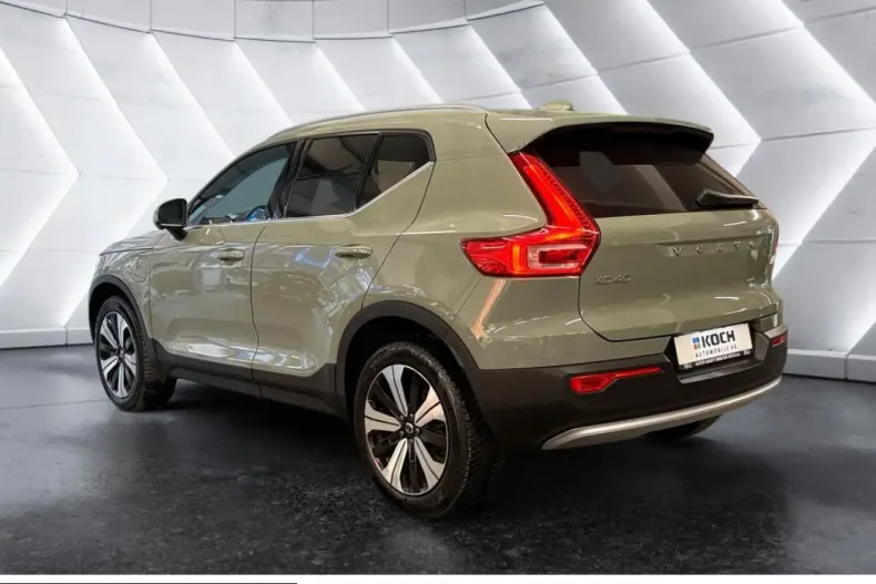 Volvo XC40 din 2022 cu 30.317 km - oferta VOL201357 - foto 2