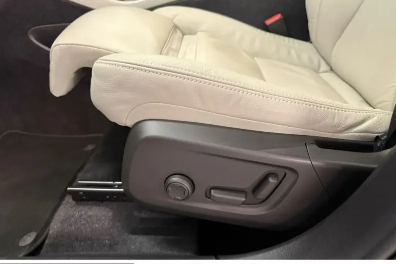 Volvo XC40 din 2022 cu 30.317 km - oferta VOL201357 - foto 16