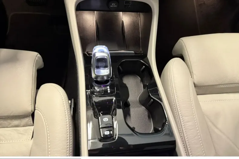 Volvo XC40 din 2022 cu 30.317 km - oferta VOL201357 - foto 26