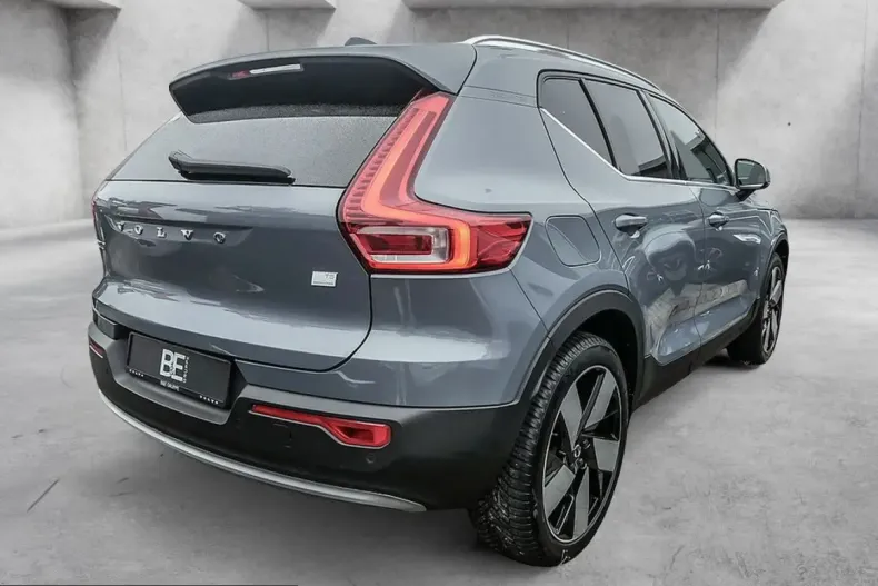 Volvo XC40 din 2022 cu 29.780 km - oferta VOL201361 - foto 2