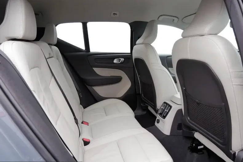 Volvo XC40 din 2022 cu 29.780 km - oferta VOL201361 - foto 5