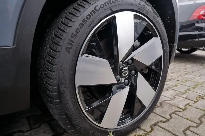 Volvo XC40 din 2022 cu 29.780 km - oferta VOL201361 - foto 10