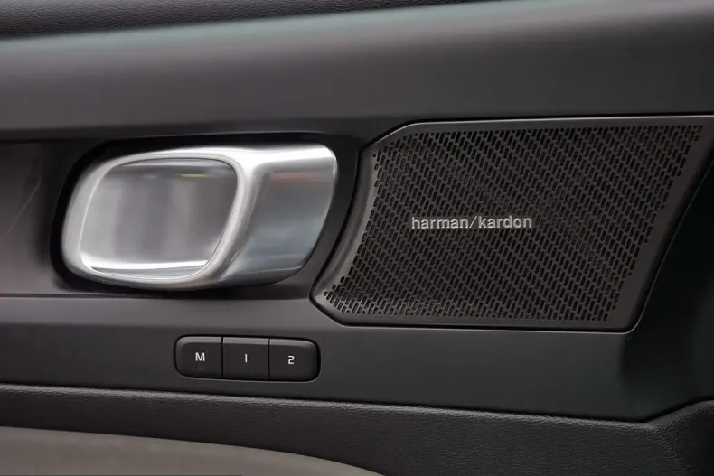 Volvo XC40 din 2022 cu 29.780 km - oferta VOL201361 - foto 26