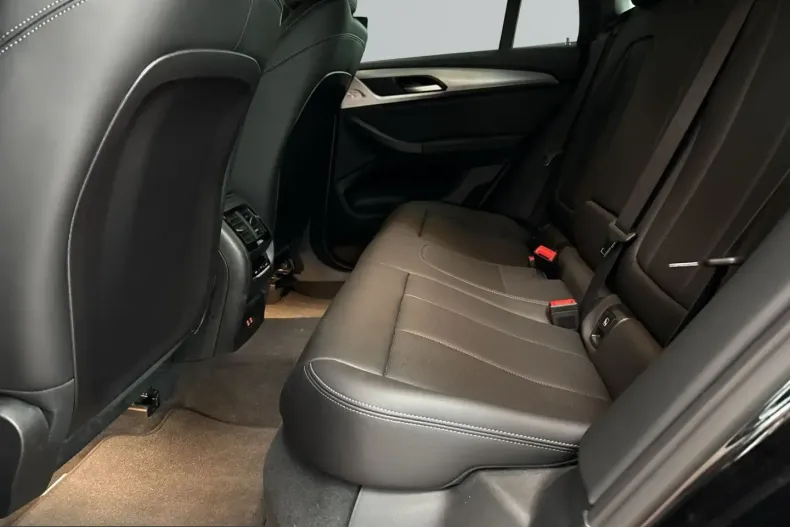 BMW X4 (Seria X) din 2024 cu 5.958 km - oferta BMW201364 - foto 9