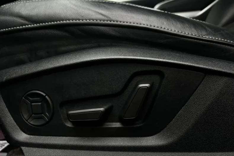 Audi Q8 din 2022 cu 105.577 km - oferta AUD201369 - foto 12