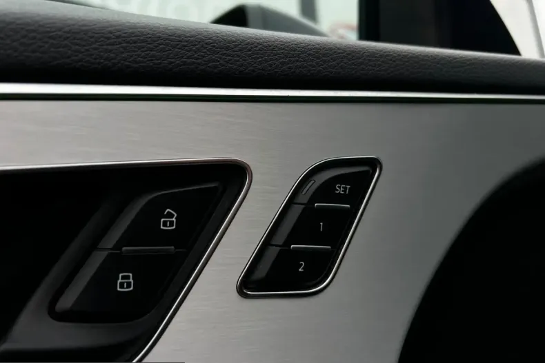 Audi Q8 din 2022 cu 105.577 km - oferta AUD201369 - foto 13