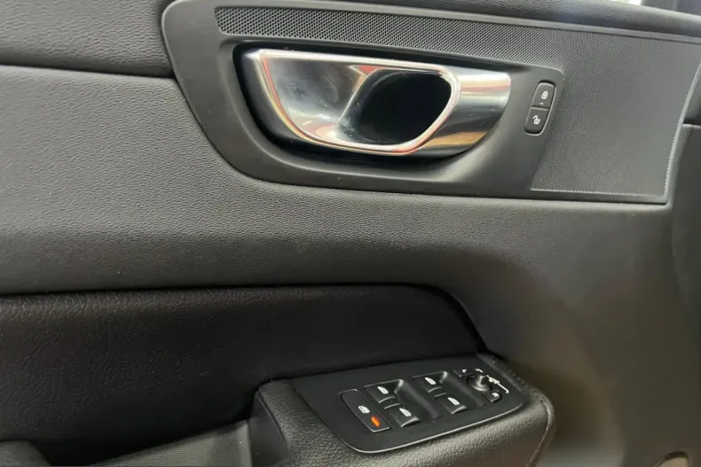 Volvo XC60 din 2021 cu 95.000 km - oferta VOL201370 - foto 24