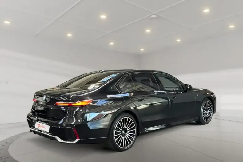 BMW 740 (Seria 7) din 2025 cu 17.450 km - oferta BMW201372 - foto 2