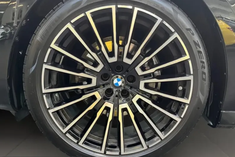 BMW 740 (Seria 7) din 2025 cu 17.450 km - oferta BMW201372 - foto 8