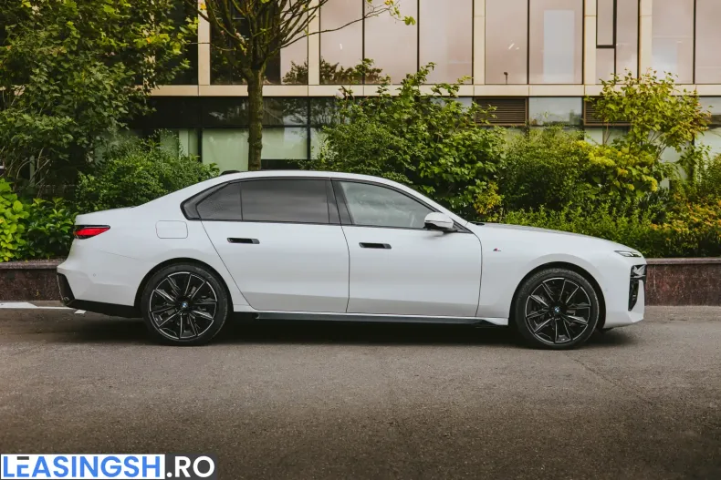 BMW 740 (Seria 7) din 2025 cu 16.800 km - oferta BMW201373 - foto 10