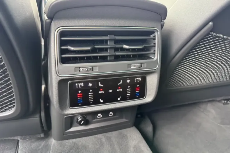 Audi RSQ8 din 2025 cu 2.800 km - oferta AUD201401 - foto 9