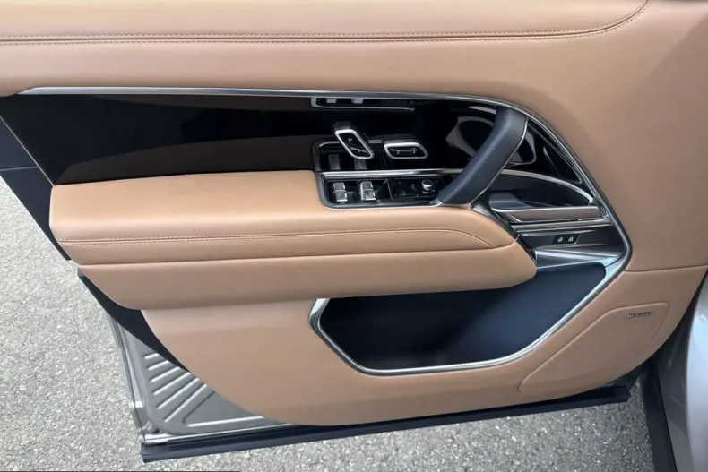 Land Rover Range Rover din 2023 cu 64.299 km - oferta LAN201408 - foto 13