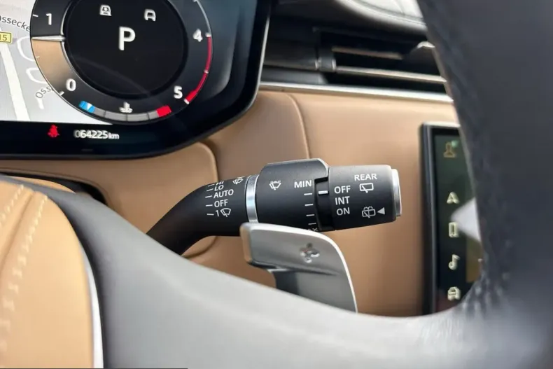 Land Rover Range Rover din 2023 cu 64.299 km - oferta LAN201408 - foto 18