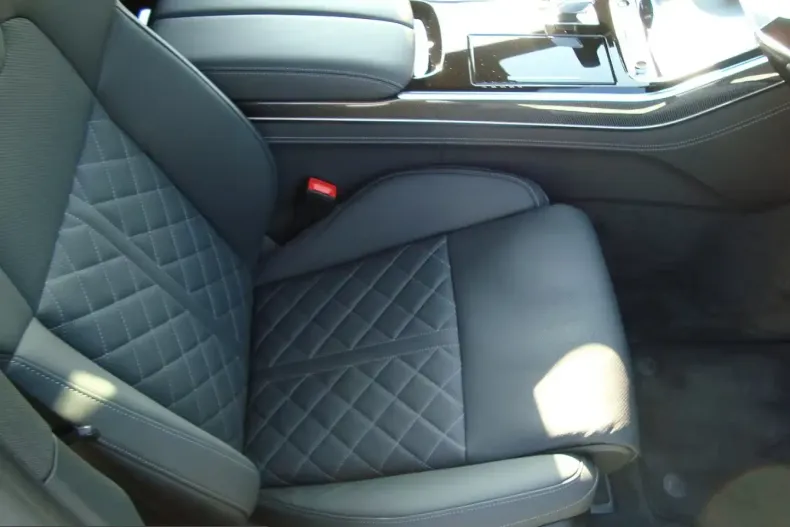 Audi A8 din 2025 cu 595 km - oferta AUD201416 - foto 10