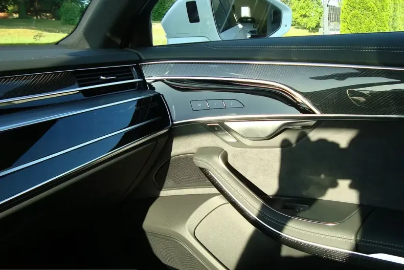 Audi A8 din 2025 cu 595 km - oferta AUD201416 - foto 11