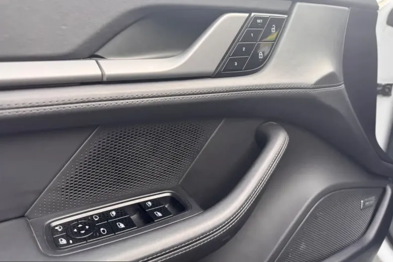 Porsche Taycan din 2021 cu 65.788 km - oferta POR201418 - foto 14