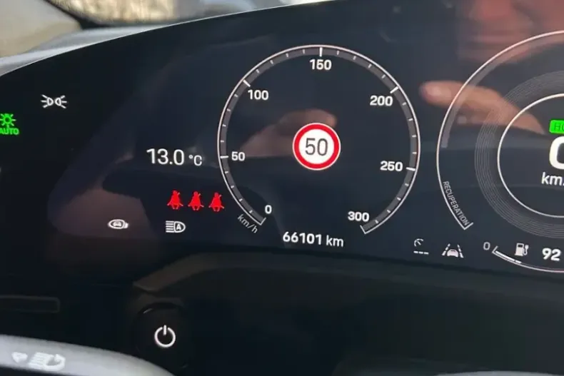 Porsche Taycan din 2021 cu 65.788 km - oferta POR201418 - foto 37