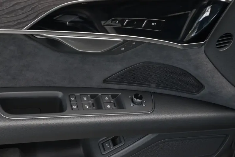 Audi A8 din 2023 cu 1.253 km - oferta AUD201419 - foto 6