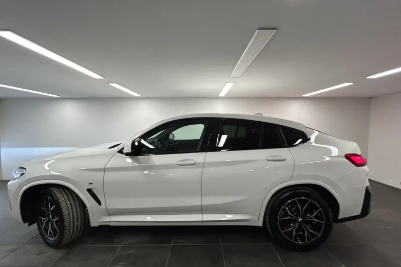 BMW X4 (Seria X) din 2025 cu 3.315 km - oferta BMW201438 - foto 1