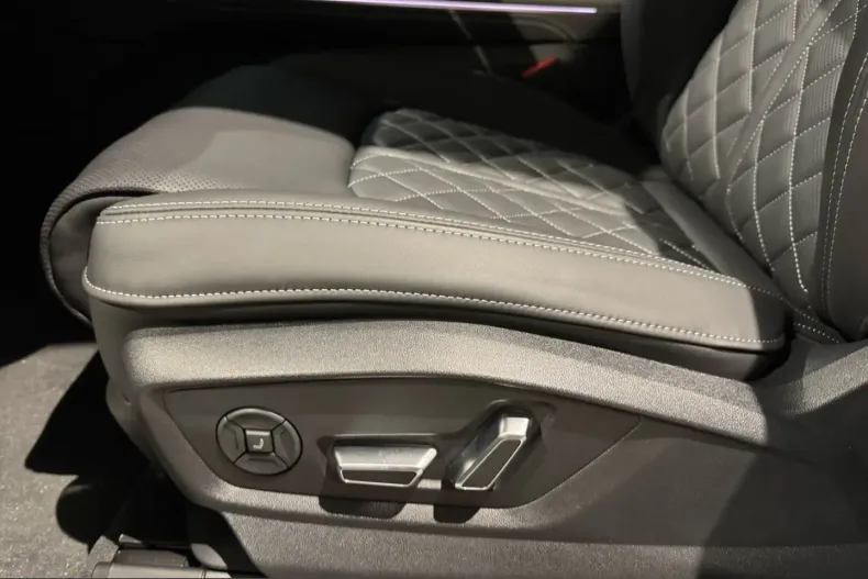 Audi Q8 din 2025 cu 12.687 km - oferta AUD201441 - foto 9