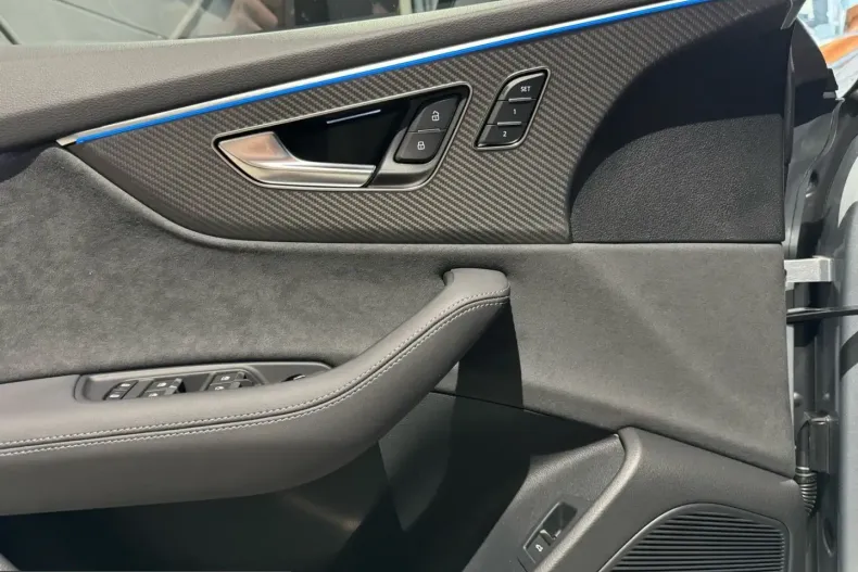 Audi Q8 din 2025 cu 12.687 km - oferta AUD201441 - foto 11